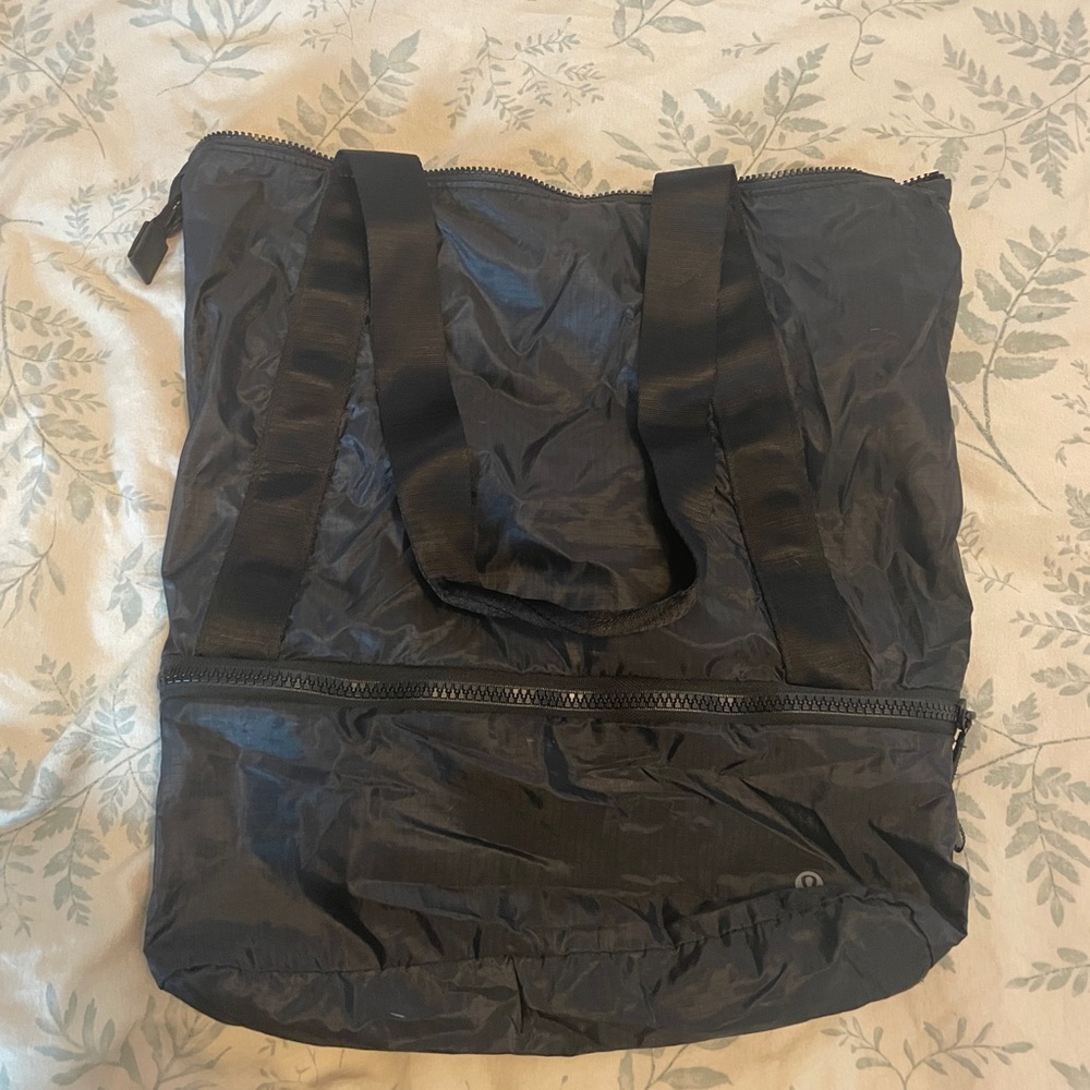Lululemon packable tote